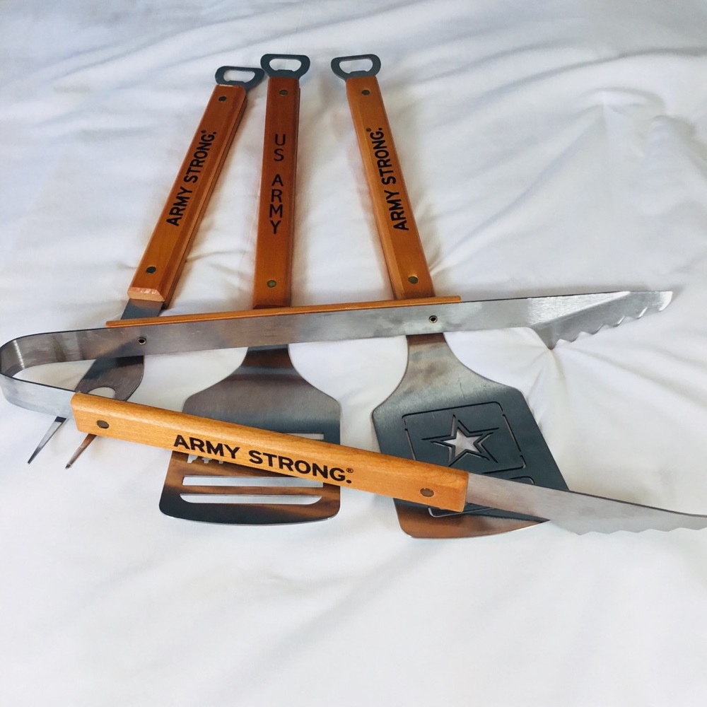 Army Strong BBQ Grilling Set by‎ You the Fan